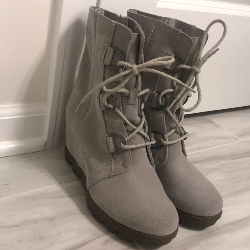 Sorel Hidden Wedge Booties Grey Size 7 US Boots Waterproof